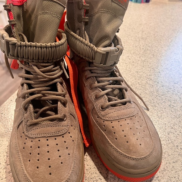 Nike SF Air Force 1 - Picture 2 of 6